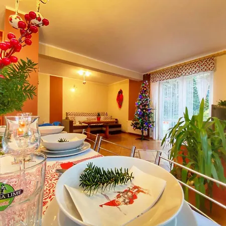 Dom U Gazdy Przy Gondoli 펜션 *